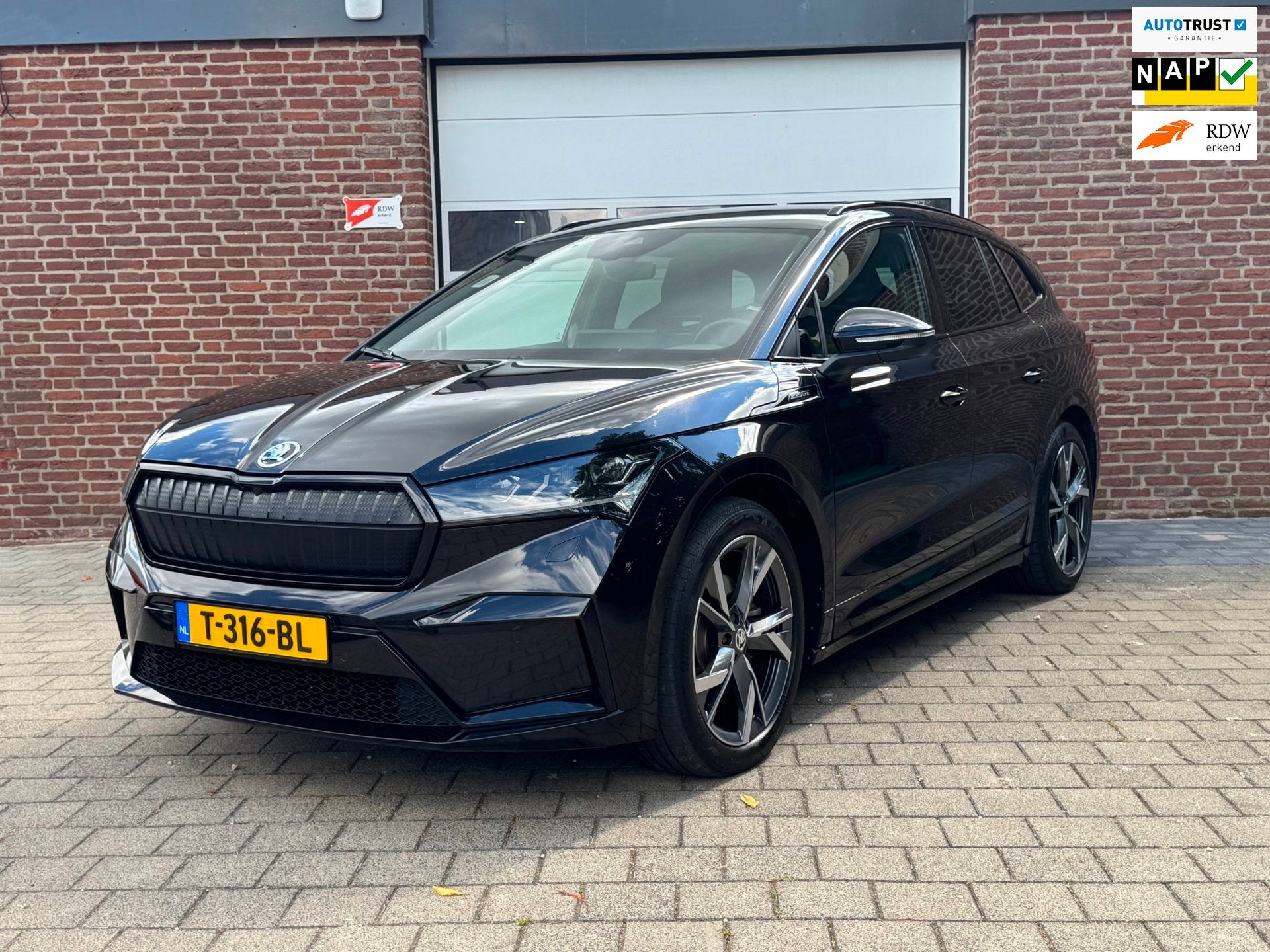 Skoda Enyaq iV 80 Sportline|SOH97%|Trekhaak|MatrixLED|, Auto's, Achterwielaandrijving, Zwart, 445 min, Zwart