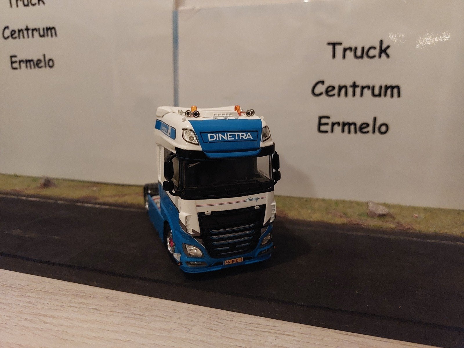DINETRA TRANSPORT; DAF XF SUPER SPACE CAB MY2017 4X2
Verzend, Ophalen of Verzenden, Nieuw, Bus of Vrachtwagen, Wsi