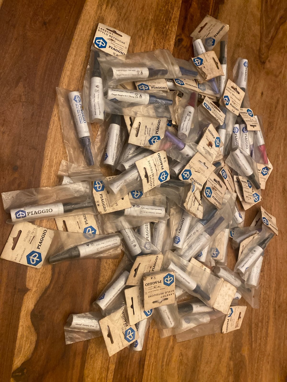 66 stuks Piaggio Lakstift Stylo Retouche - Diverse kleuren, Ophalen of Verzenden, Nieuw