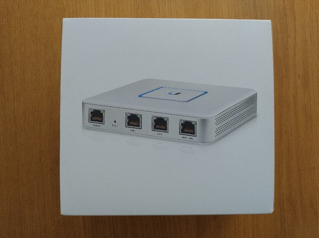 Ubiquity Unify Security Gateway (USG), Ophalen of Verzenden, Zo goed als nieuw, Router, Ubiquiti