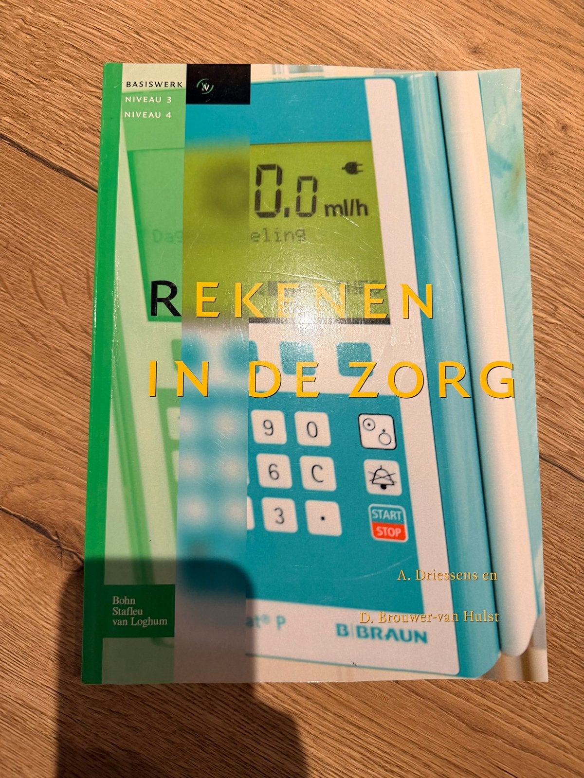 Rekenboek 'Rekenen in de Zorg' - MBO Verpleegkunde, Ophalen of Verzenden, Beta, Zo goed als nieuw, MBO