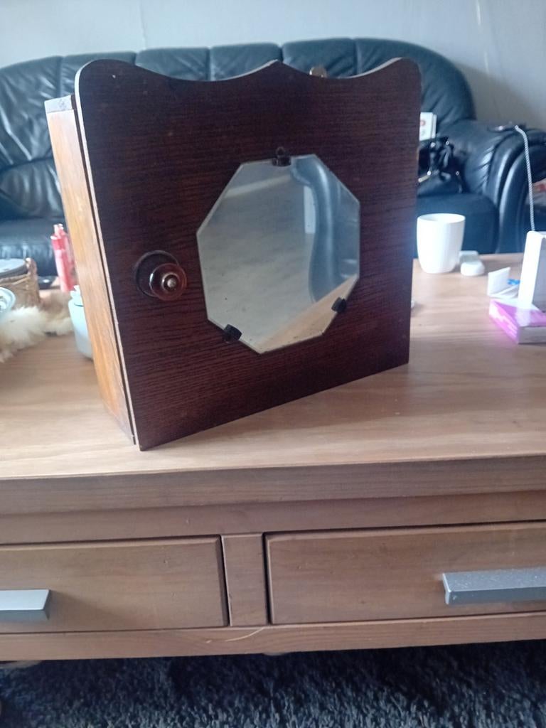 Antieke houten kastje met spiegel, circa 100 jaar oud, Ophalen