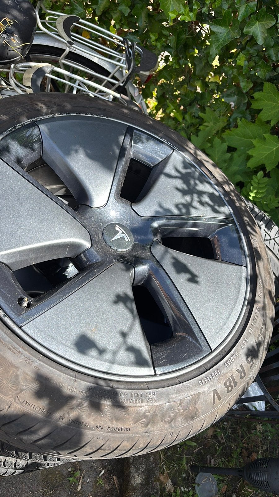 Tesla model 3 velg met Continental PremiumContact 6 band, 18 inch, Gebruikt, Banden en Velgen, Ophalen of Verzenden