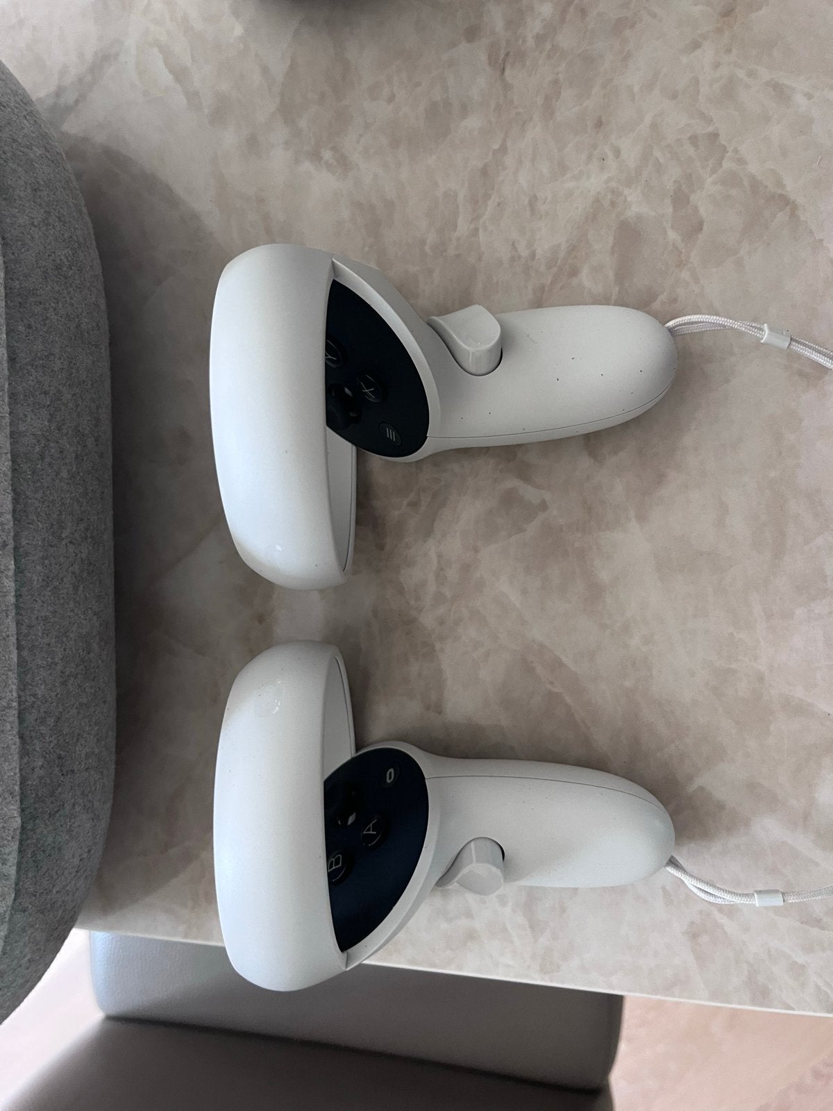 Oculus Quest 2 VR-bril met controllers en draagtas, Ophalen of Verzenden, Zo goed als nieuw, VR-bril, Overige platformen