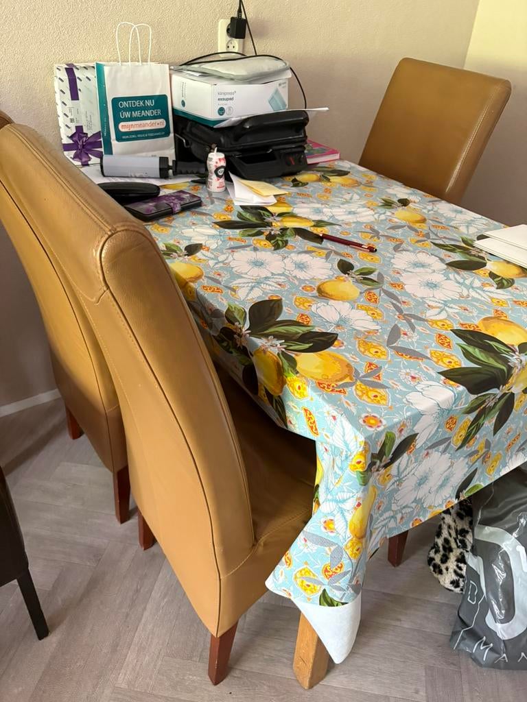 Eethoek eettafel uitschuifbaar met 4 stoelen, Ophalen of Verzenden, Zo goed als nieuw, 4 tot 6 stoelen
