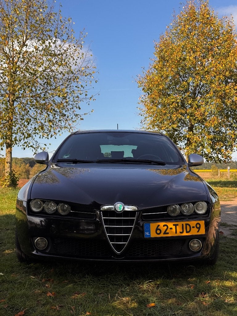 Alfa Romeo 159 Ti 1750 Turbo SW 2012 Zwart, Auto's, Zwart, 4 cilinders, Zwart, Origineel Nederlands