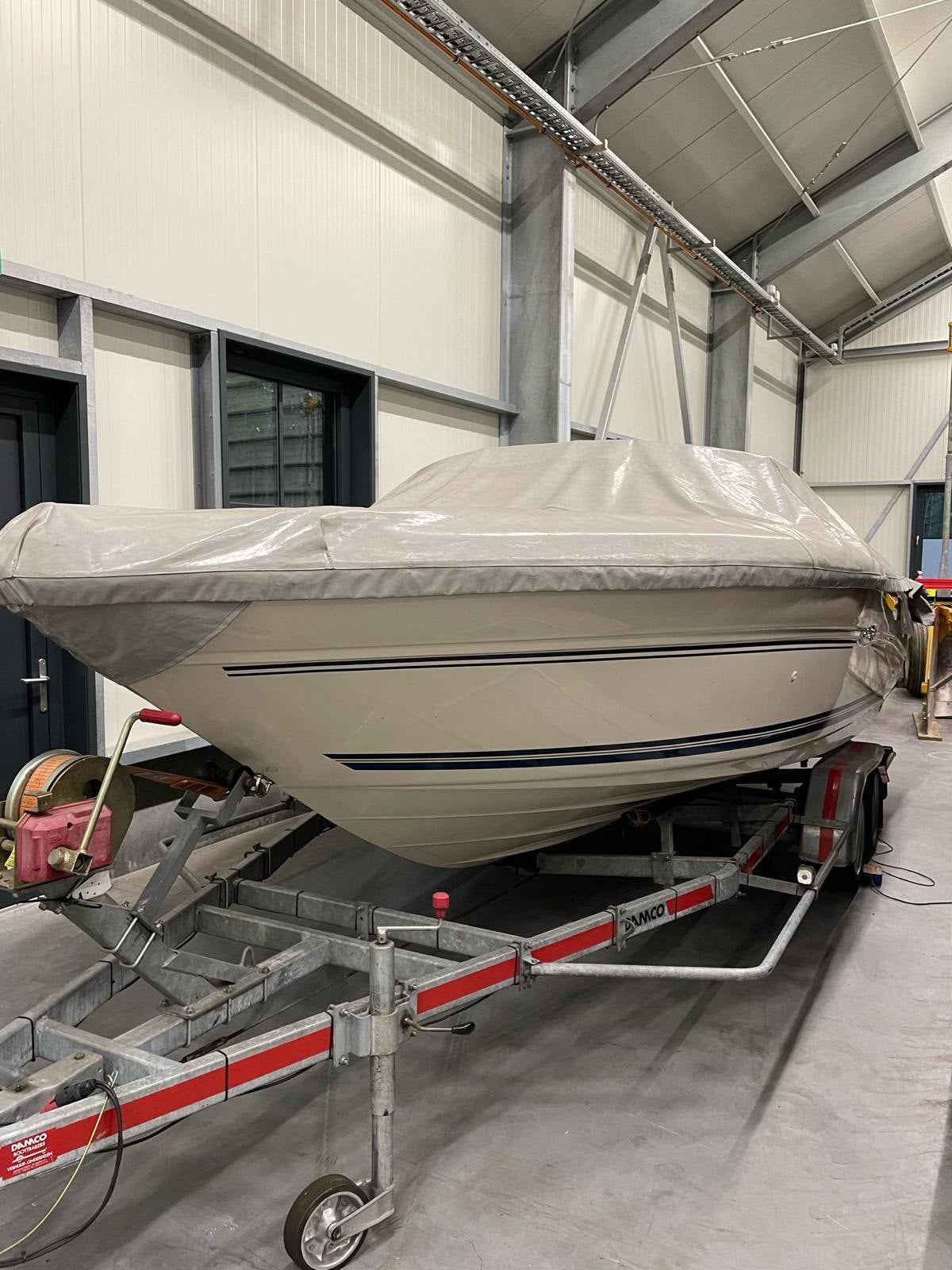 Uniek! Sea Ray 210, Ophalen, Binnenboordmotor, Zo goed als nieuw, Sea Ray