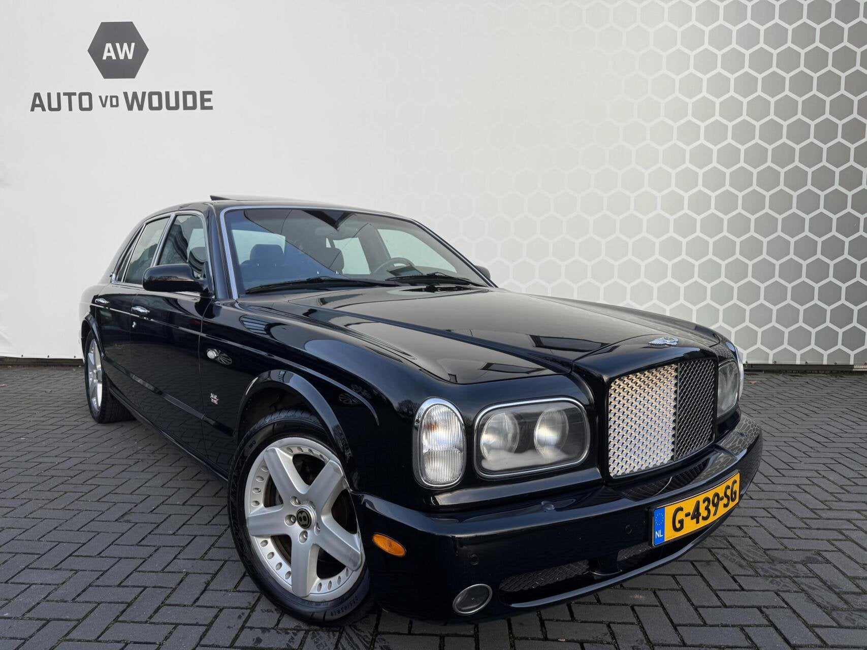 Bentley Arnage 6.8 V8 T 460PK Schuifdak Zwart Leer Schuifdak, Auto's, Bentley, Automaat, Achterwielaandrijving, 6761 cc, 4 stoelen