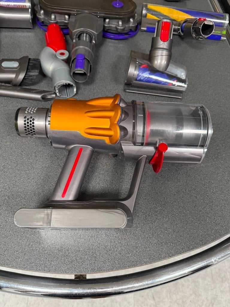 Dyson V10 Absolute Steelstofzuiger met accessoires, Stille werking, Ophalen of Verzenden, Zo goed als nieuw, Dyson