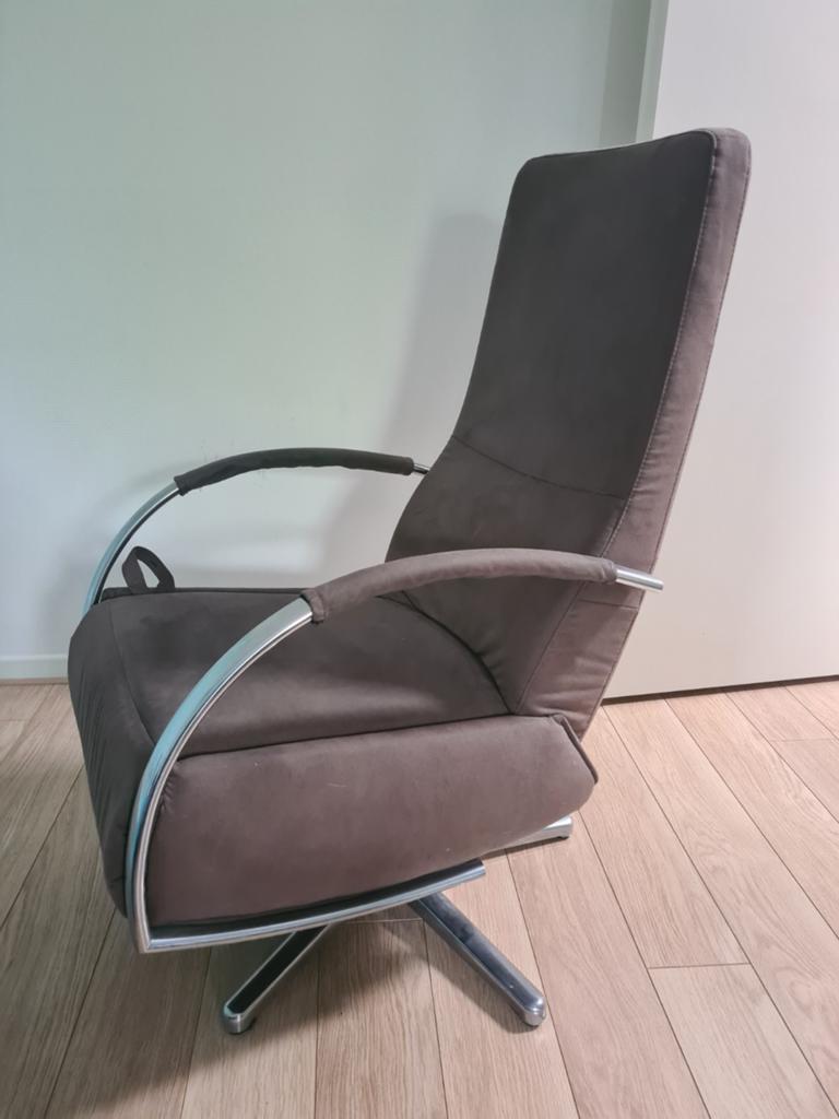 Comfortabele relaxfauteuil - Bruin stof en chroom, Huis en Inrichting, Fauteuils, Ophalen, Modern, Comfortabel, Gebruikt, 75 tot 100 cm