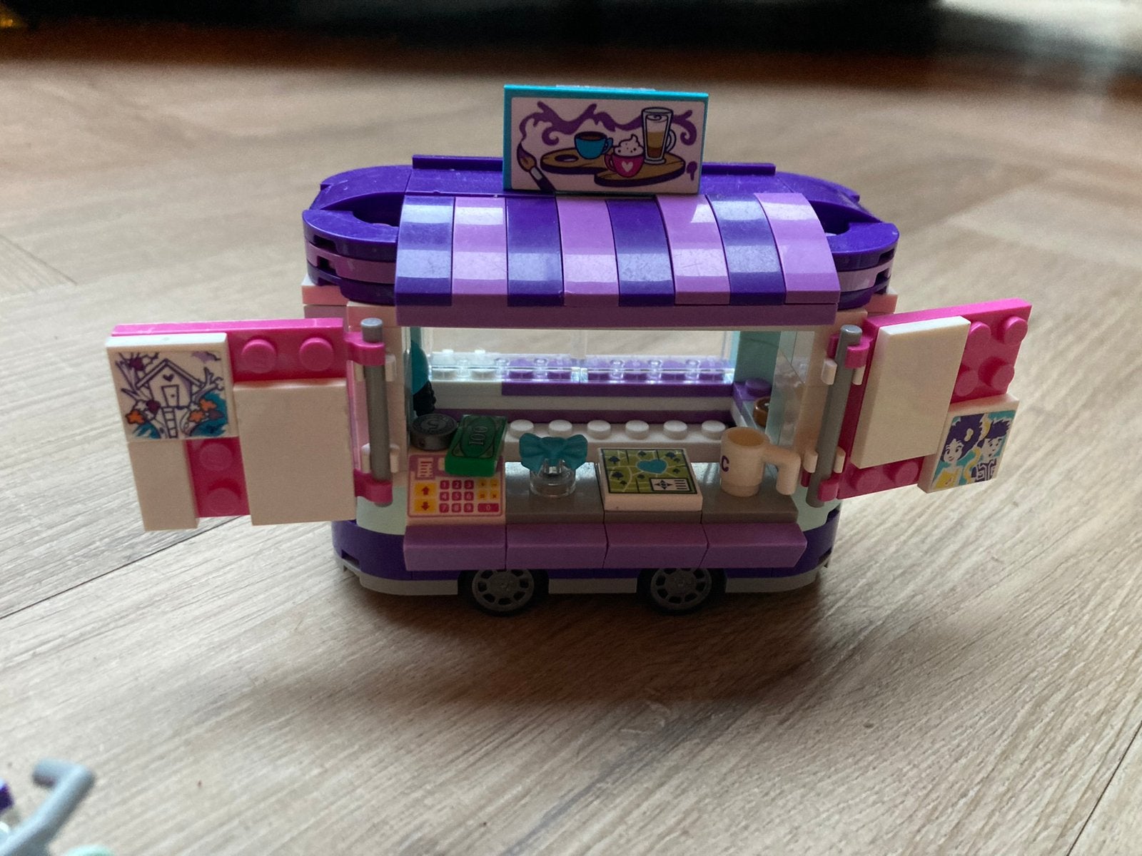 Lego friends emma’s kunstkraam, Verzamelen, Transformers, G1, Ophalen of Verzenden, Zo goed als nieuw