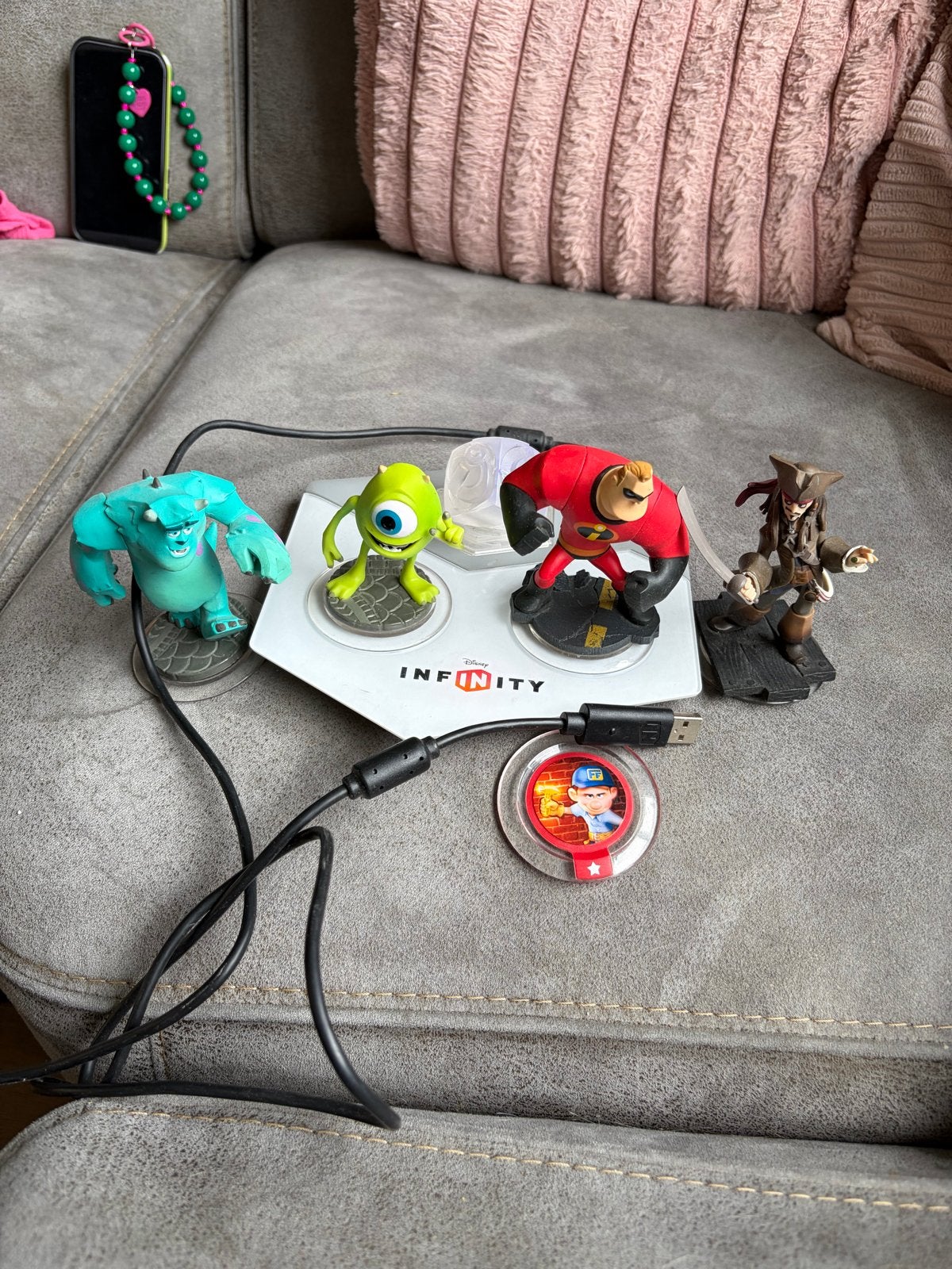 Disney Infinity Starter Pack met 4 Figuren en Power Disc, Avontuur en Actie, Gebruikt, 2 spelers, Eén computer