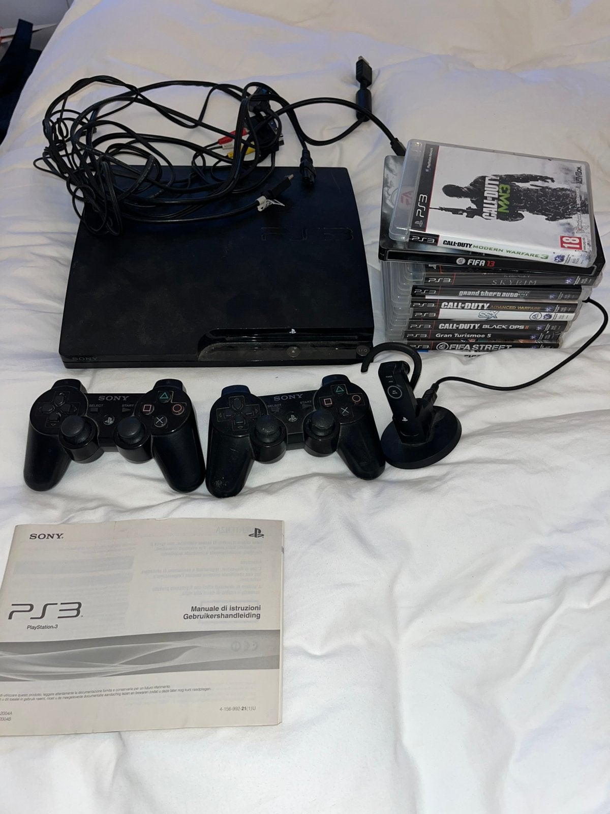 PlayStation 3 Slim + 2 controllers + Move + games, Spelcomputers en Games, Spelcomputers | Sony PlayStation 3, Ophalen, Zo goed als nieuw