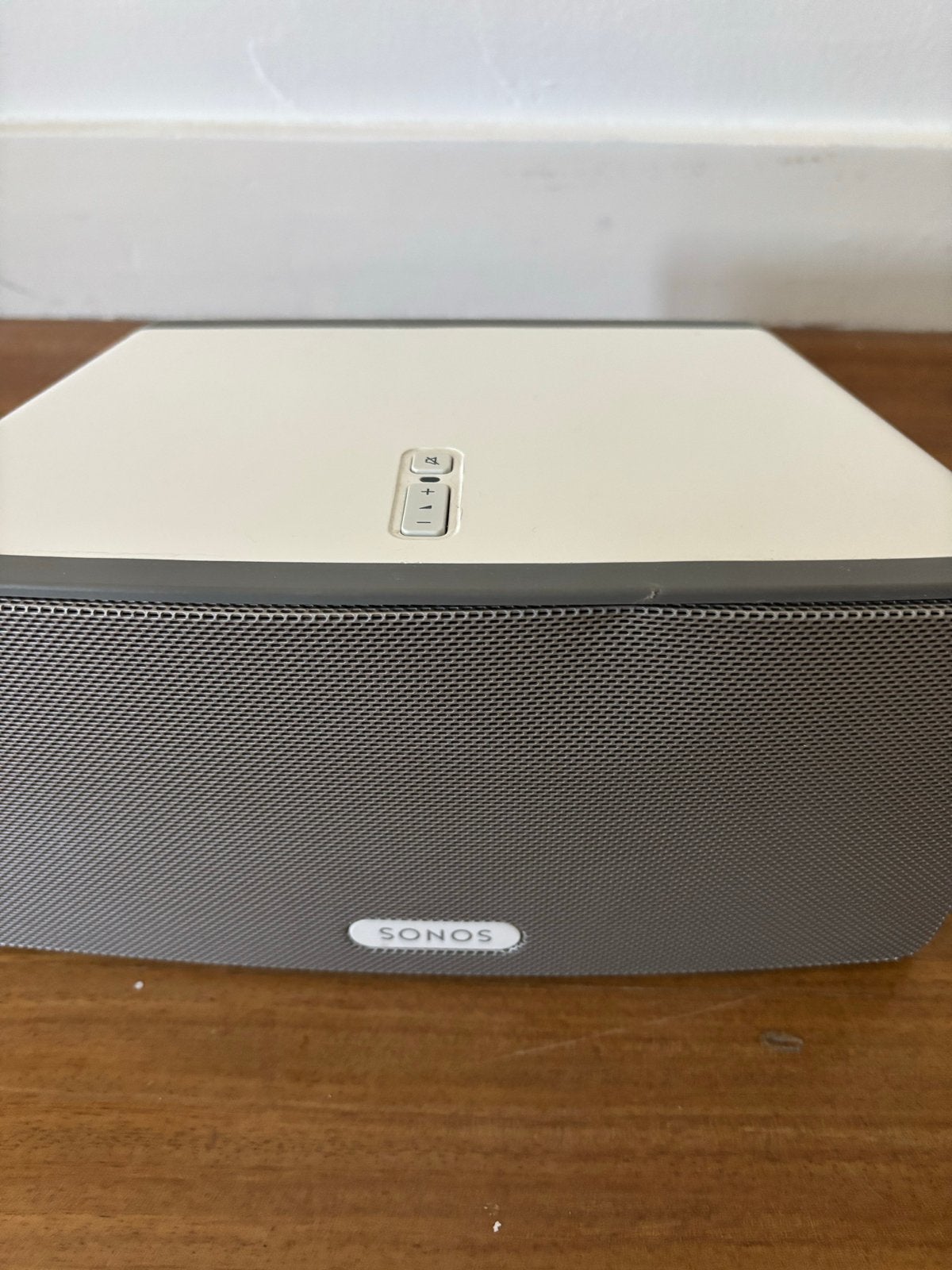 Sonos Play:3 met deukje en 2m Sonos snoer, Slimme speaker, Gebruikt, Inclusief kabels, Ophalen of Verzenden