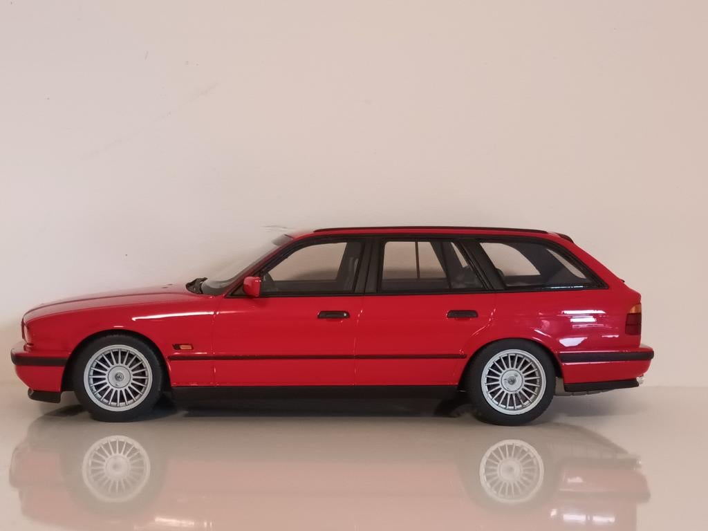1:18 BMW E34 M5 touring Ottomobile, Hobby en Vrije tijd, Modelauto's | 1:18, Ophalen of Verzenden, Zo goed als nieuw, OttOMobile