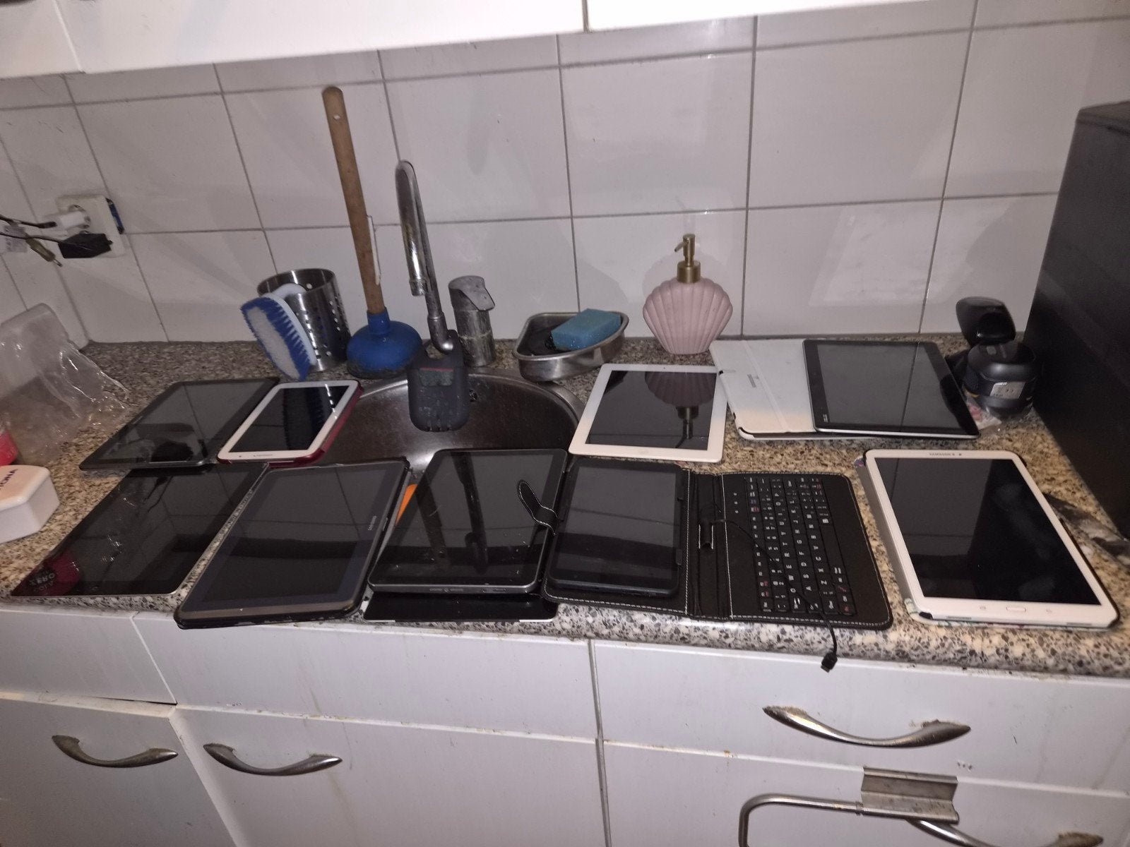 11 tablets - worden nagekeken, Computers en Software, Ophalen of Verzenden