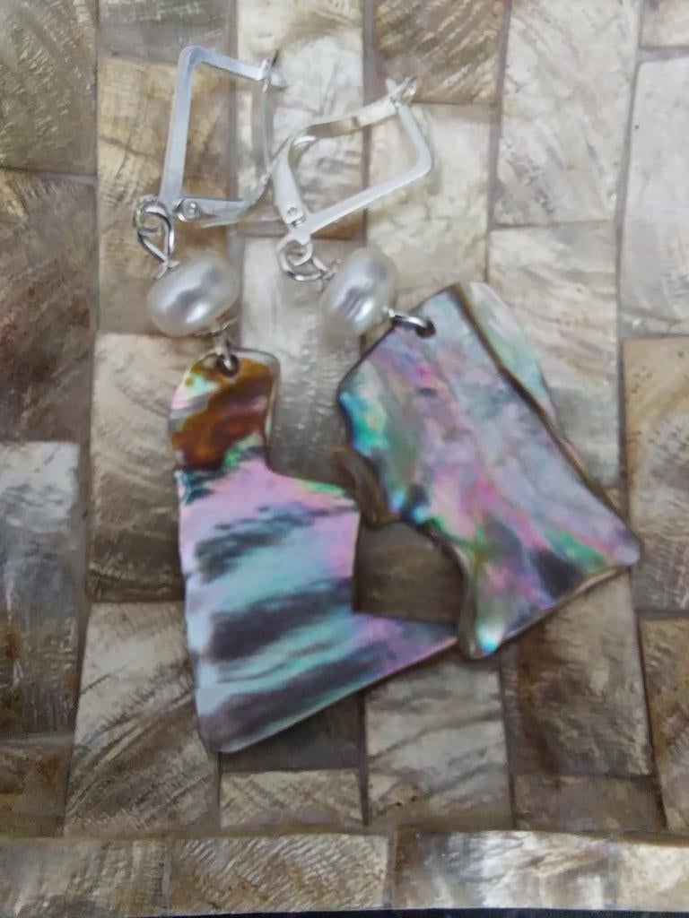 Oorbellen met parelmoer en parels #4025, Overige materialen, Hangers, Overige kleuren, Verzenden