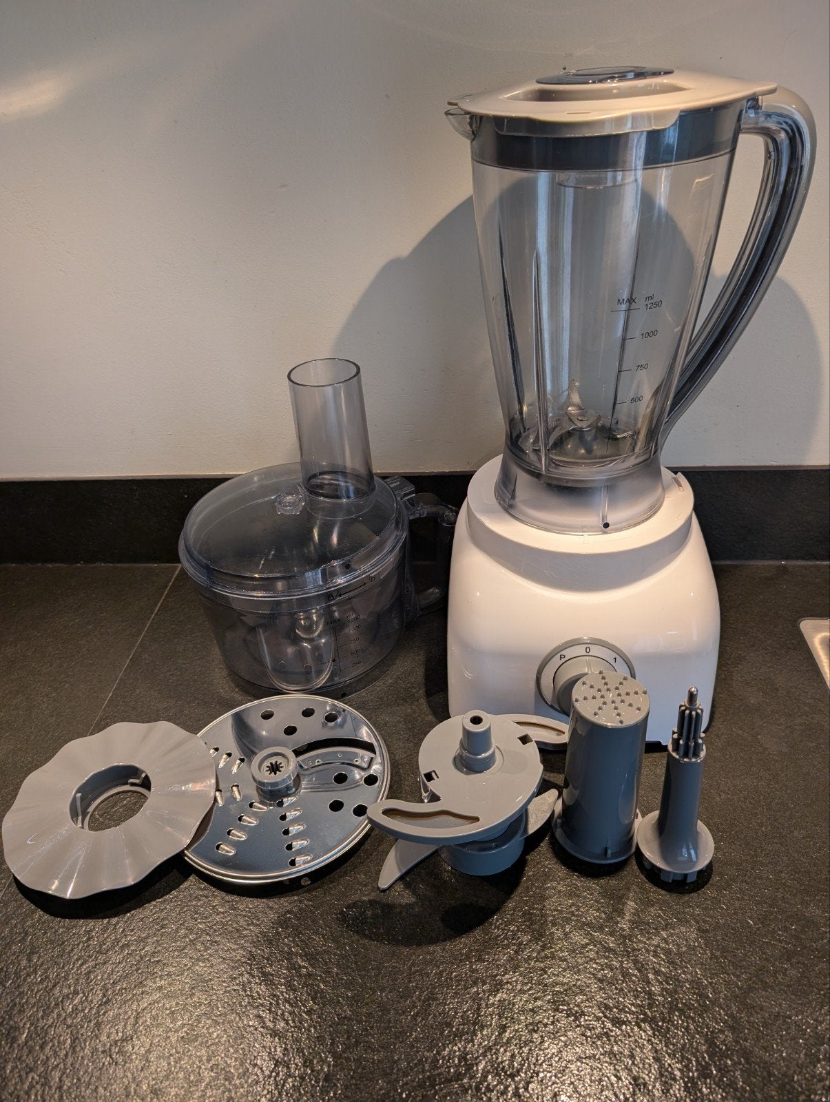 Silvercrest Foodprocessor met Blender en diverse accessoires, 1 tot 2 liter, Ophalen of Verzenden, Zo goed als nieuw, 2 snelheden