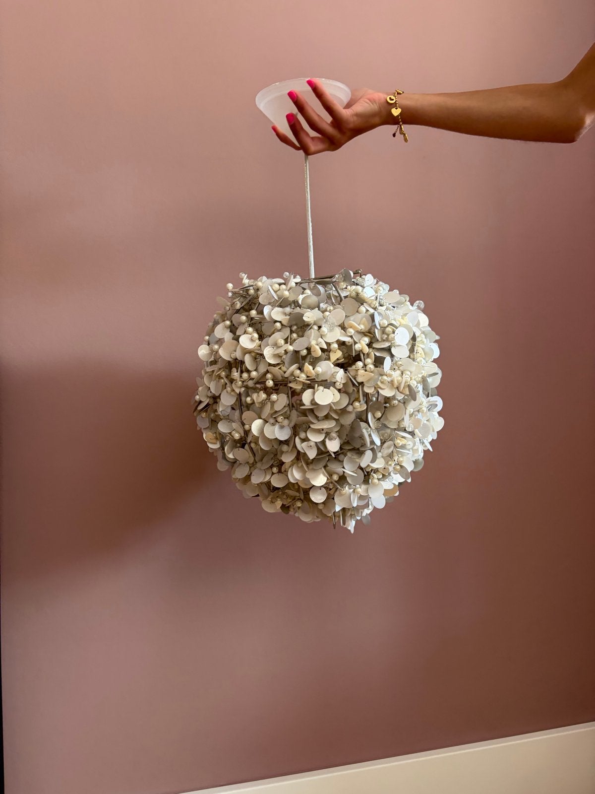 Decoratieve hanglamp met parels en schelpen, Ophalen of Verzenden, Zo goed als nieuw, Metaal, Overige fittingen