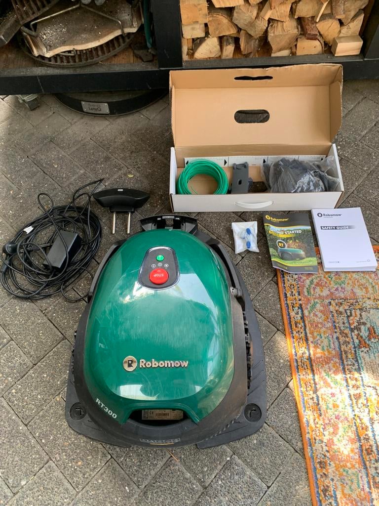 Robomow RT300 robotmaaier met defect, Tuin en Terras, Robotmaaiers, Gebruikt, 20 tot 25 cm, Bestuurbaar via app, Ophalen of Verzenden