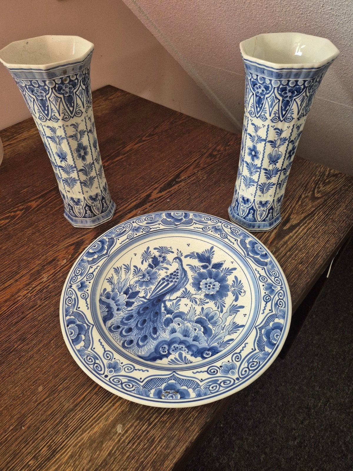 Delfts Blauw: Set van 2 vazen en 1 schaal met pauw, Ophalen of Verzenden
