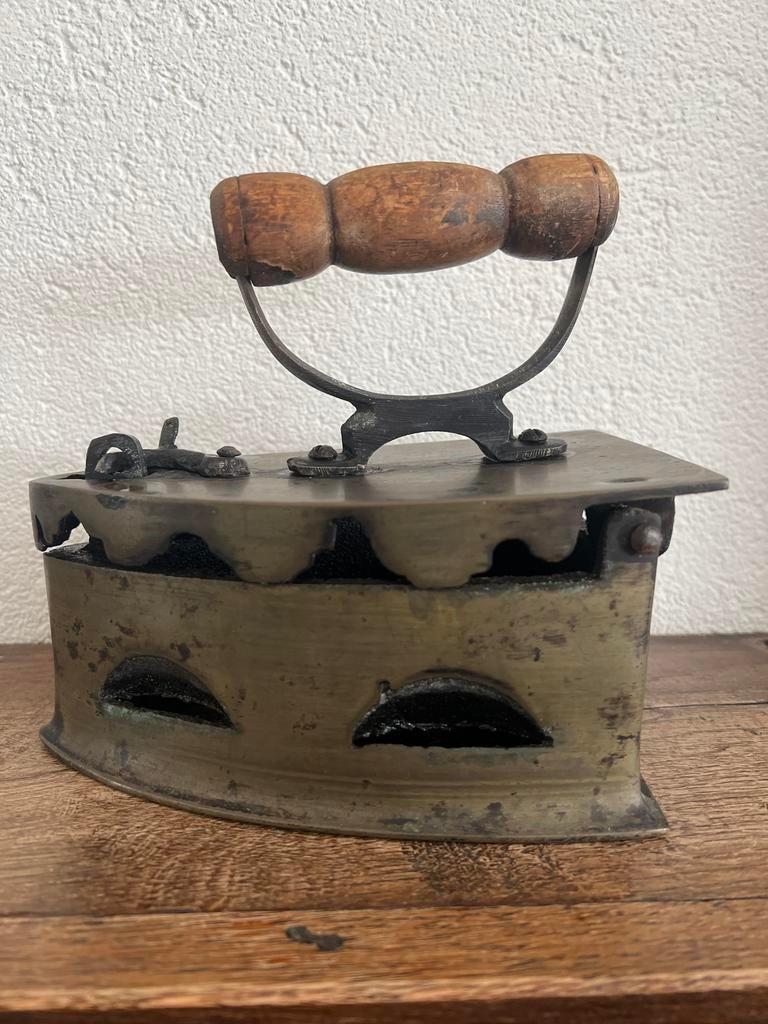 Antiek Messing Kolenstrijkijzer - 19e Eeuw met Gieterijmerk, Ophalen of Verzenden