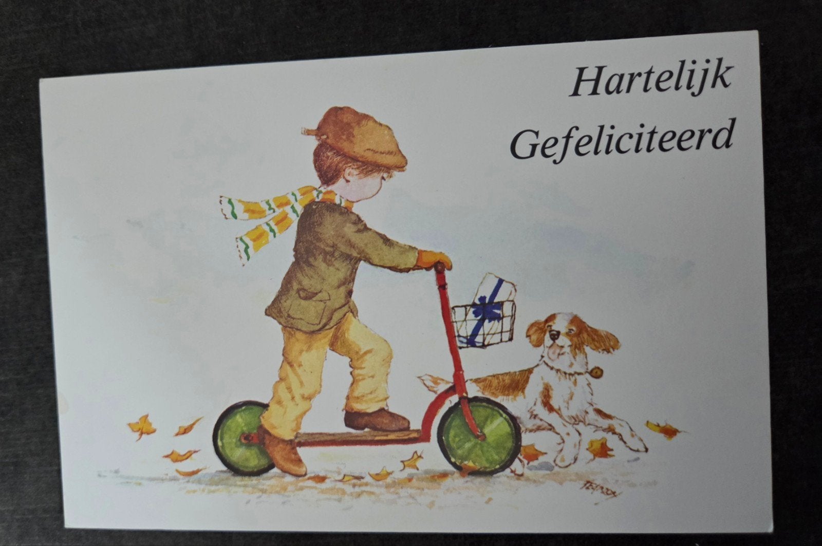 Ansichtkaart B. Peardon - Jongen op step met hond, Verzenden, 1980 tot heden, Ongelopen, Kinderen
