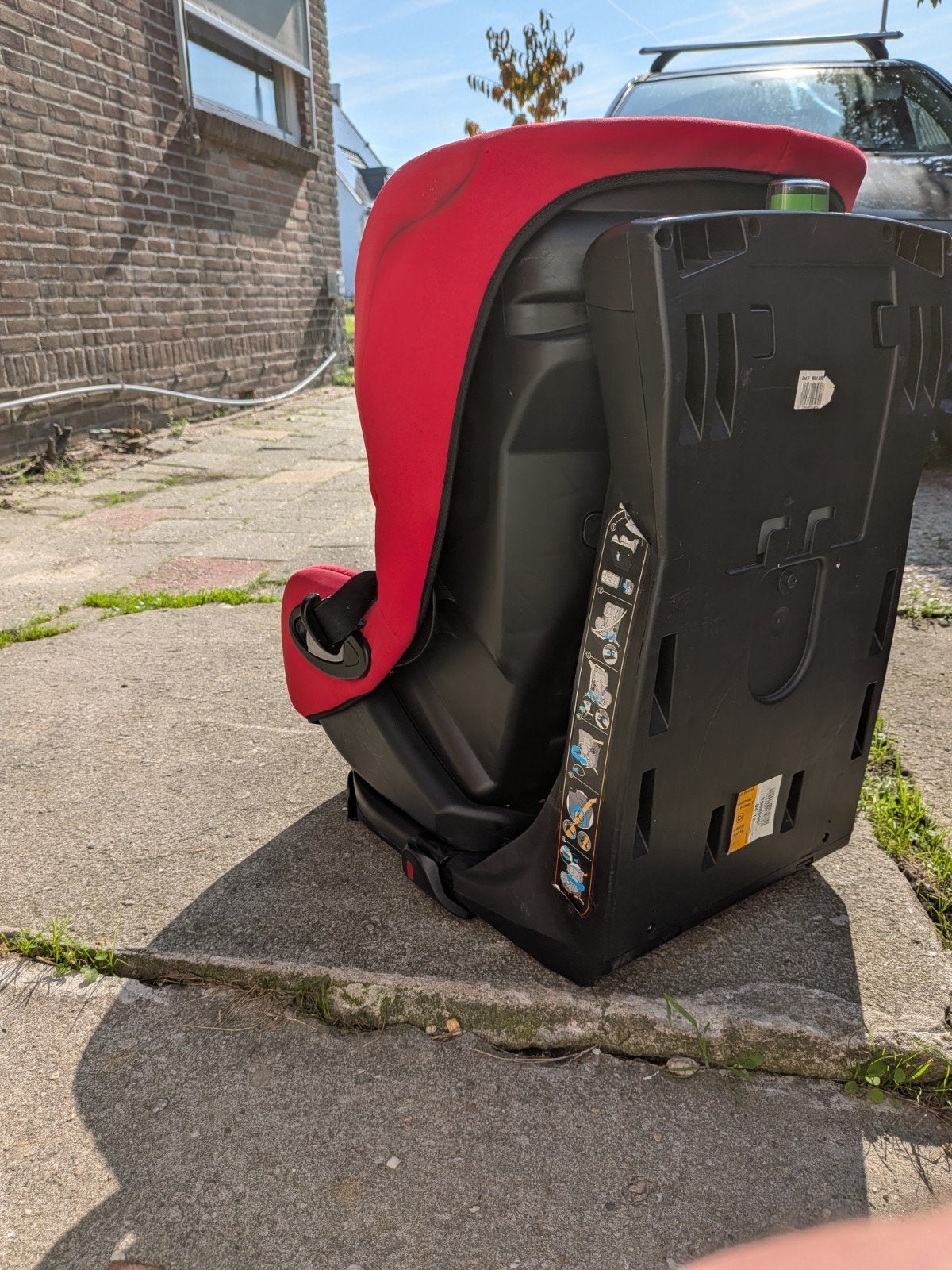Foto 3 van Maxi-Cosi autostoel rood, 0-18 kg, zo goed als nieuw