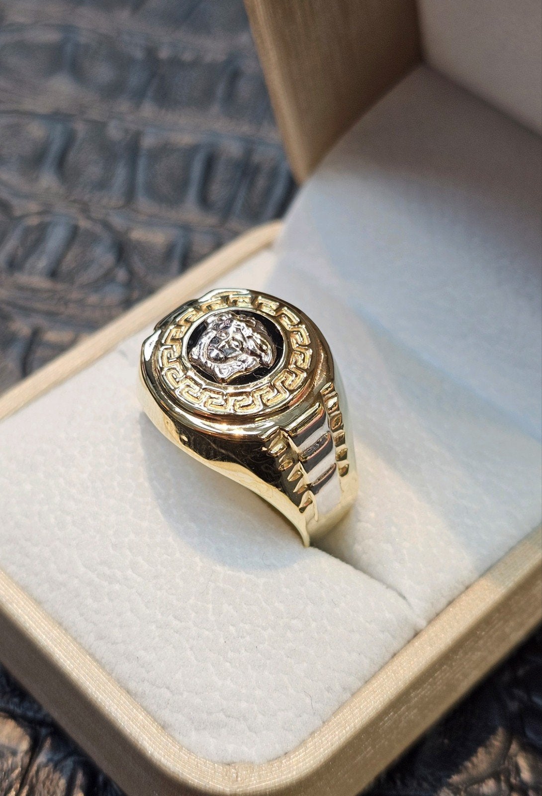 Prachtige Medusa Versace 14k gouden ring