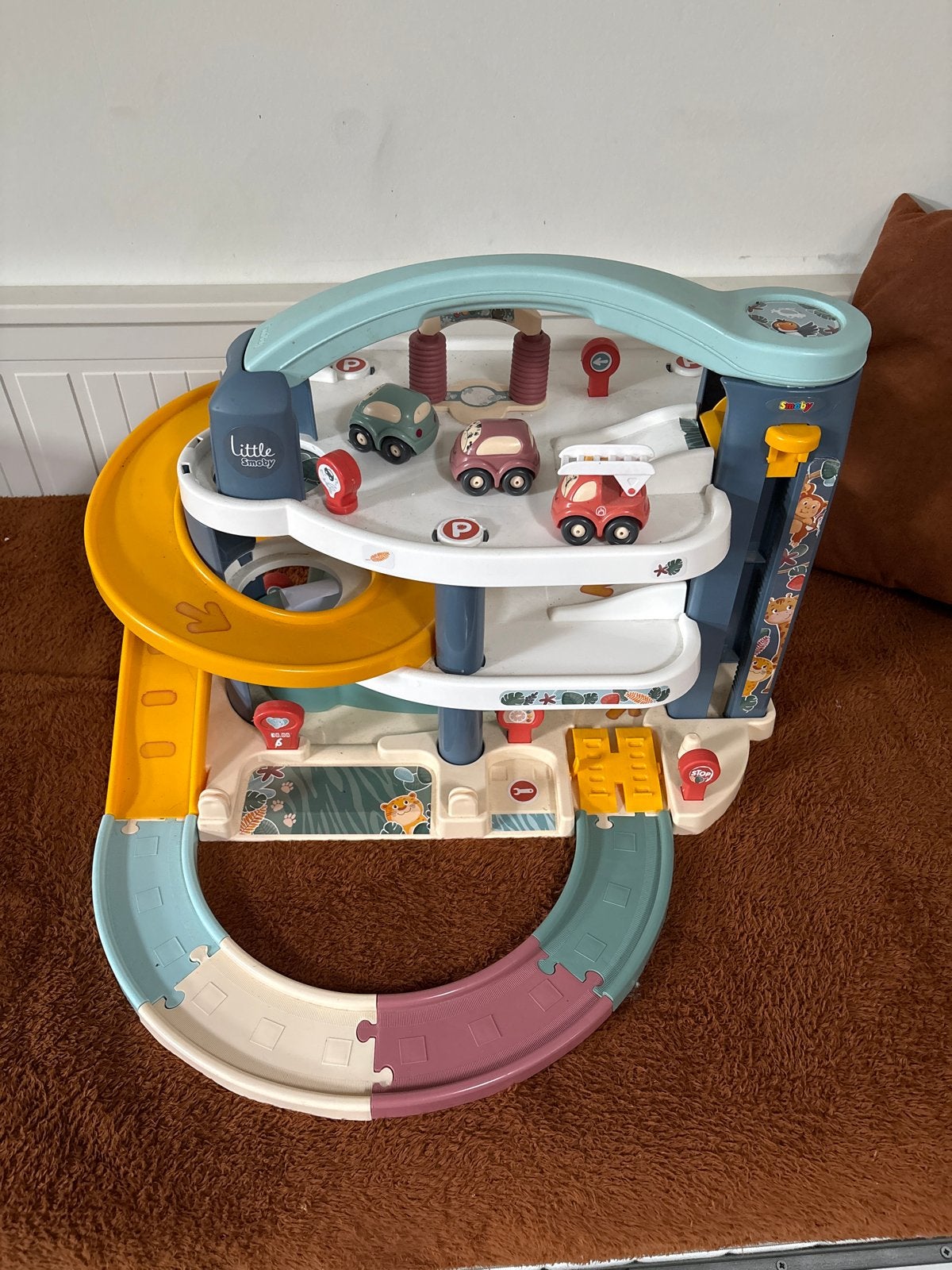 Smoby autogarage met 3 auto's - Zo goed als nieuw!, Kinderen en Baby's, Ophalen, Gebruikt