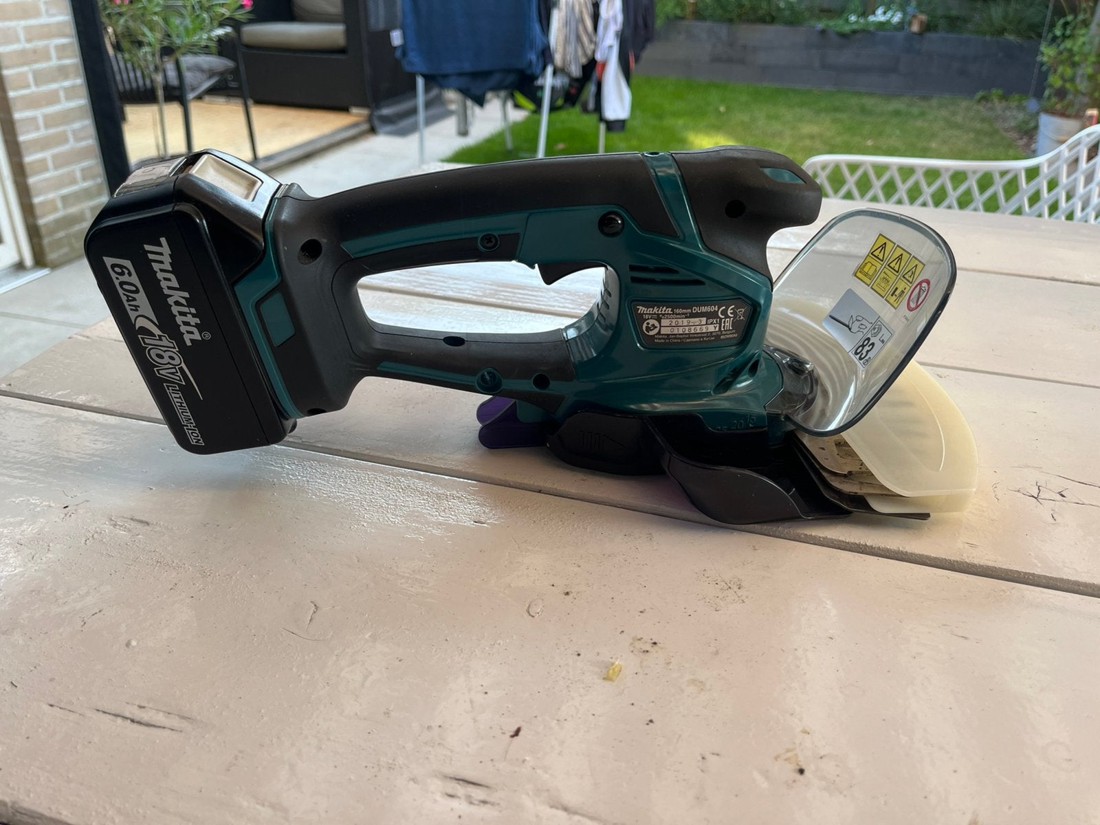 Makita kanten knipper 18v accu (zonder accu), Tuin en Terras, Heggenscharen, Ophalen of Verzenden, Zo goed als nieuw, Accu