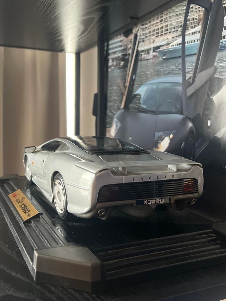Jaguar XJ220 Maisto 1/12 - Zo goed als nieuw, Ophalen of Verzenden, Zo goed als nieuw, Auto