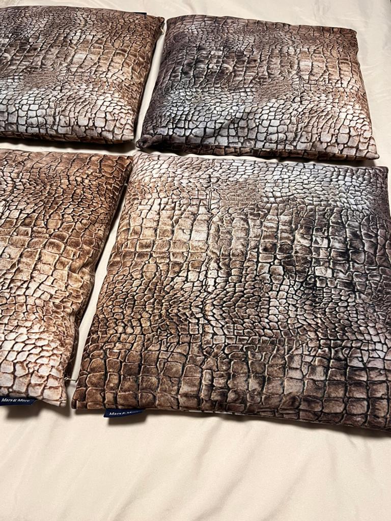 4 stuks Velvet croco kussensvan mars& more, Ophalen of Verzenden, Zo goed als nieuw, Vierkant