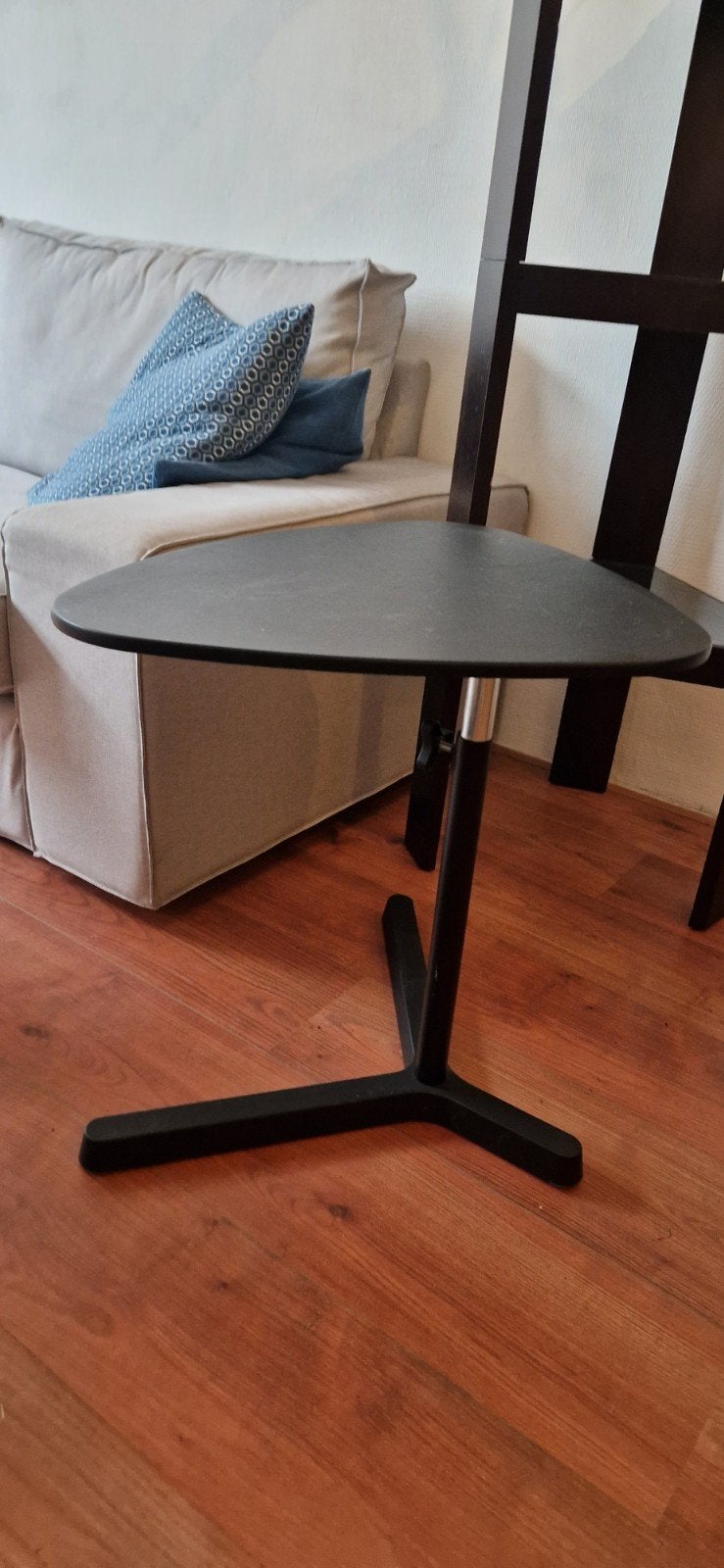 Verstelbare bijzettafel - Zwart, uitschuifbaar, Huis en Inrichting, Ophalen, Minder dan 55 cm, Gebruikt, Metaal of Aluminium
