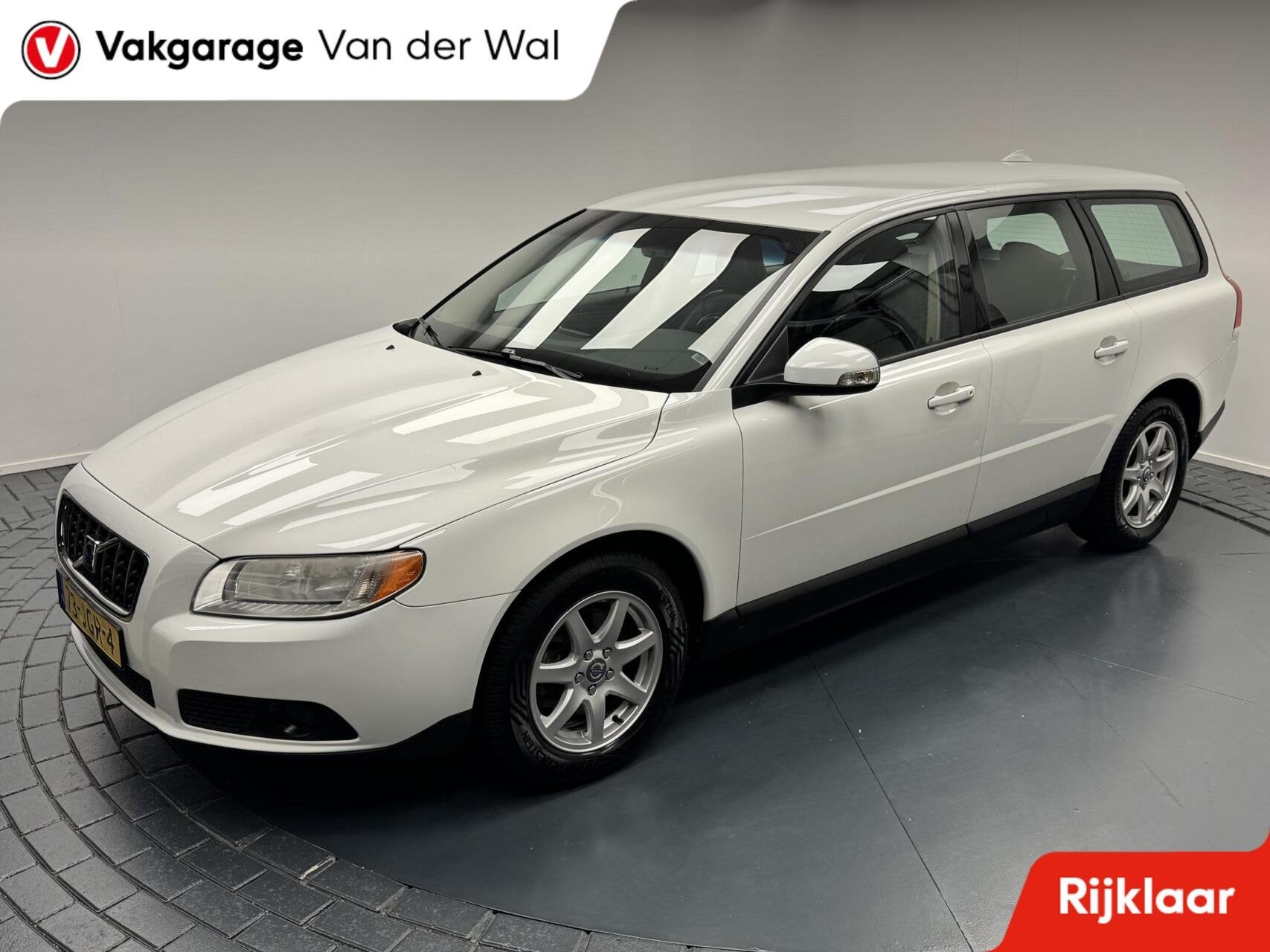 Volvo V70 2.0D Kinetic Trekhaak-Navigatie-Cr.contr-Clima-Led, Voorwielaandrijving, 136 pk, Gebruikt, 4 cilinders