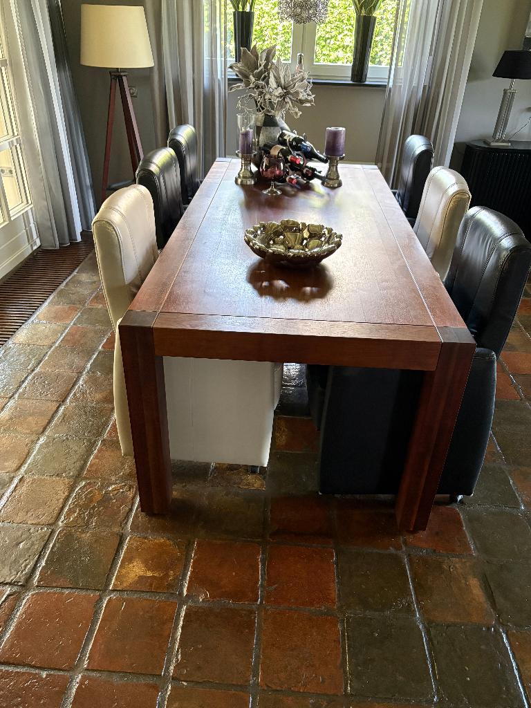 Een mooie massieve eethoek (kersen) met 6 leren stoelen., Huis en Inrichting, Complete eetkamers, Ophalen of Verzenden, Gebruikt