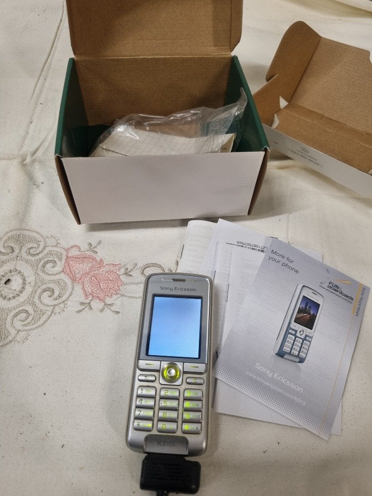 telefoon sony ericsson k310i, Ophalen of Verzenden, 'T Olde Gre-j, Info@toldegrej.nl, Endepoelstraat 20f Didam