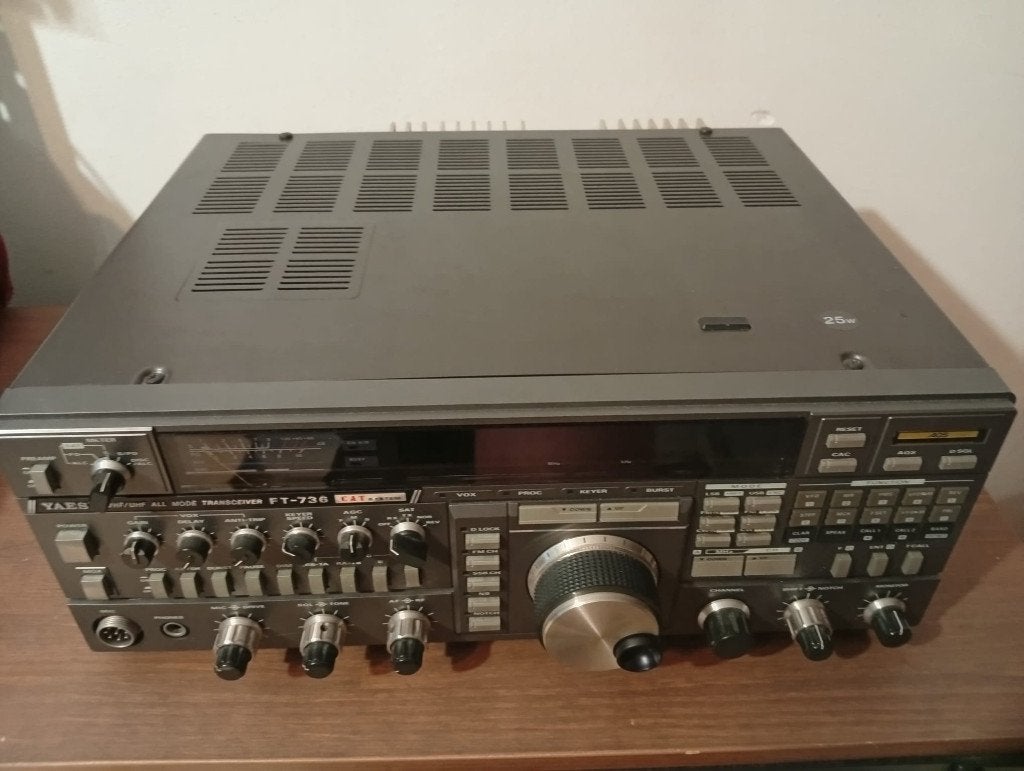 Yaesu FT 736 (M), Telecommunicatie, Zenders en Ontvangers, Zo goed als nieuw, Zender en Ontvanger, Ophalen
