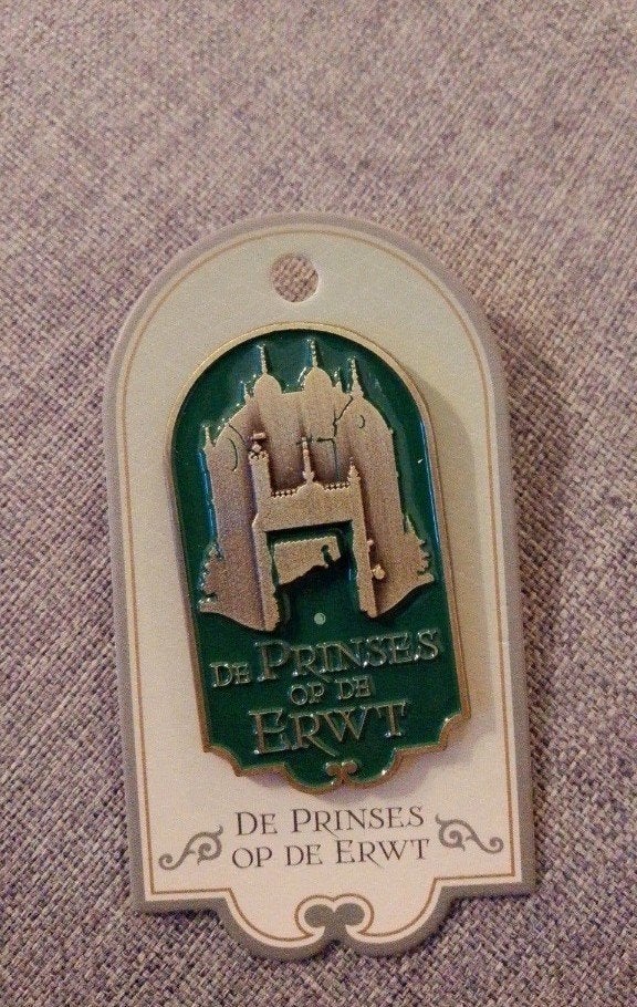 De prinses op de erwt pin, Ophalen of Verzenden, Button of Speldje