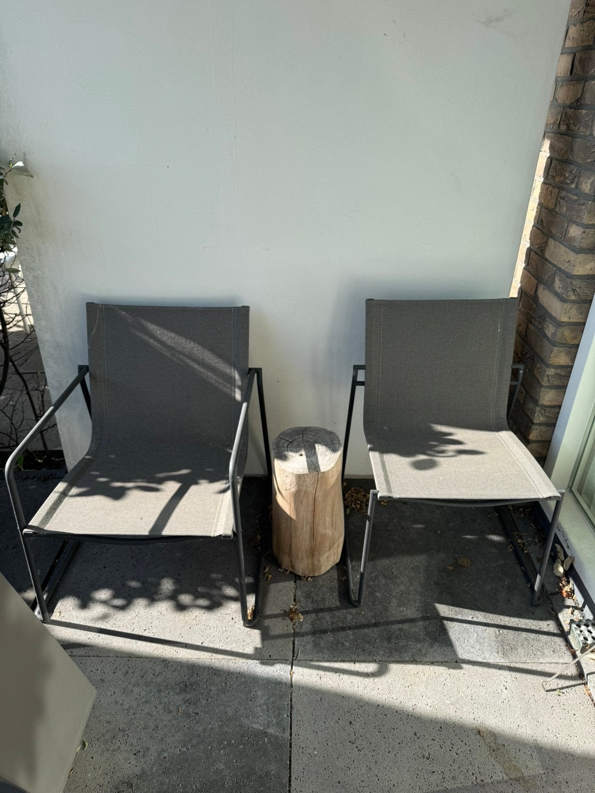 Gloster Asta loungestoel, dining stoel+ boomstam tafeltj, Textileen, Bijzettafel, Zo goed als nieuw, Loungeset