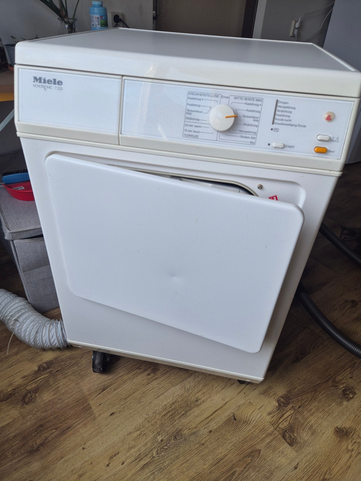Wasdroger Miele Novotronic T223, Ophalen, Gebruikt, Luchtafvoer, 4 tot 6 kg