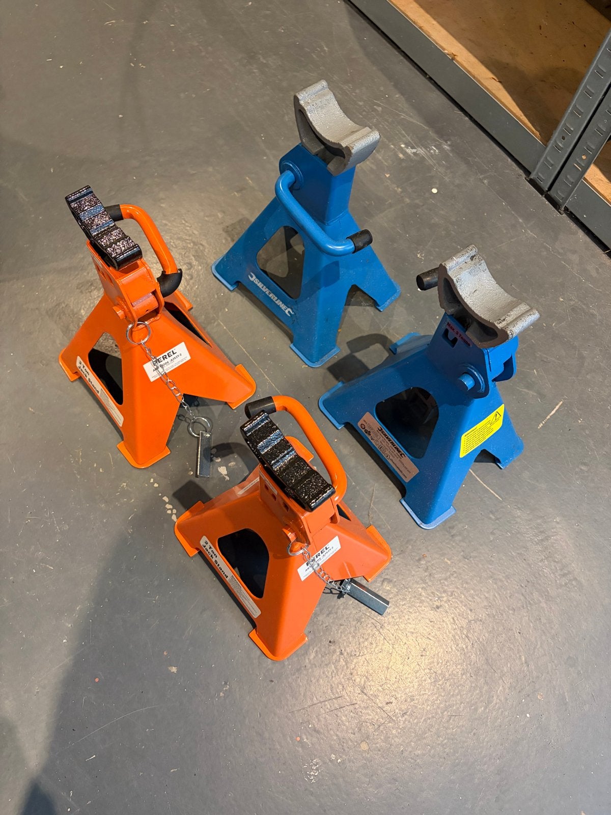 Set van 4 Assteunen - 2x Silverline, 2x Perel, Auto diversen, Krikken, Ophalen, Gebruikt, Mechanisch, Schaarkrik