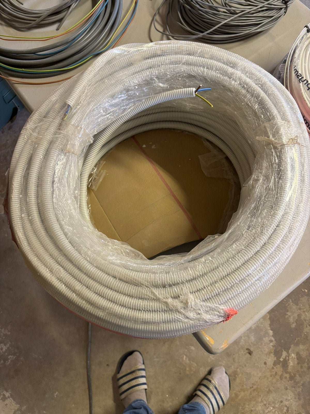 Ruim 80 meter snelflex flexibele buis met 3x2,5 mm2 draad, Ophalen of Verzenden, Nieuw, Kabel of Snoer