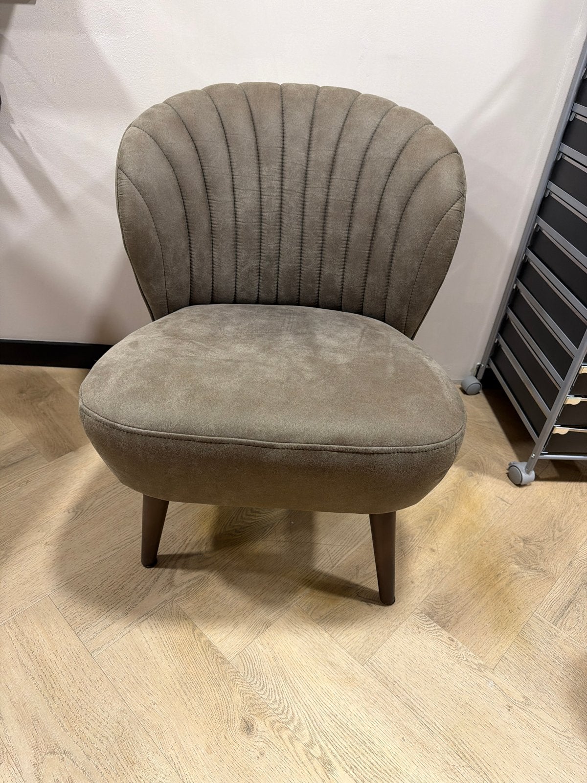 Comfortabele Lounge Stoel - Perfect voor ontspanning, Ophalen, 75 tot 100 cm, Zo goed als nieuw, Stof
