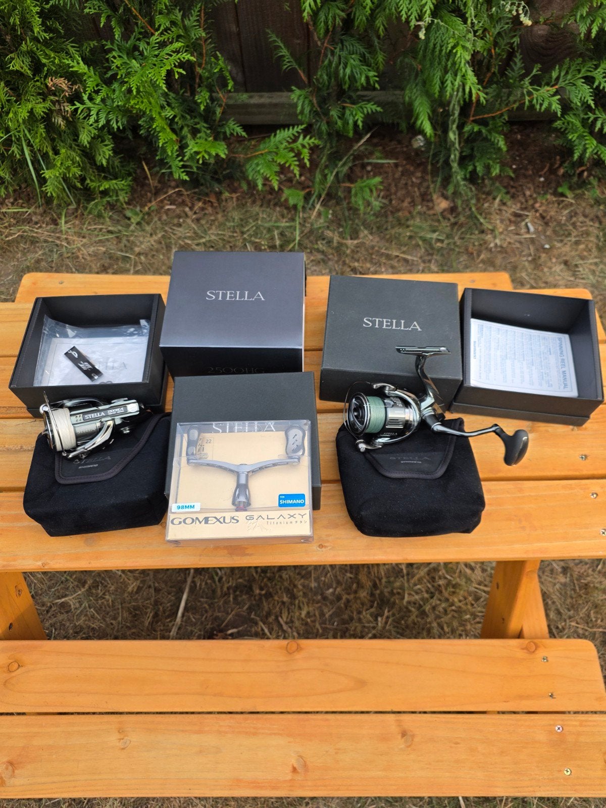 Shimano Stella C3000YGK & 2500HG-K Molens met Gomexus Galaxy, Watersport en Boten, Hengelsport | Roofvissen, Ophalen, Zo goed als nieuw