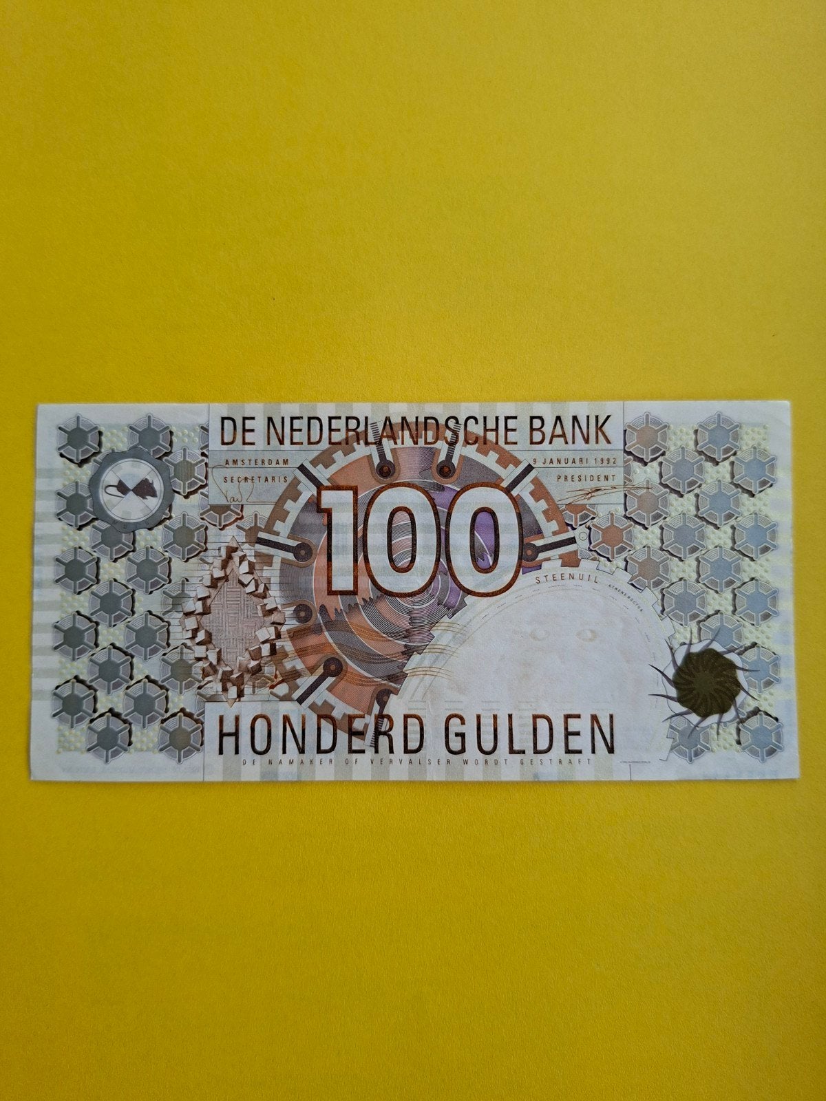 100 gulden Steenuil uit 1992 in AUNC
Serie nummer 1003624219, Ophalen of Verzenden, 100 gulden, Los biljet