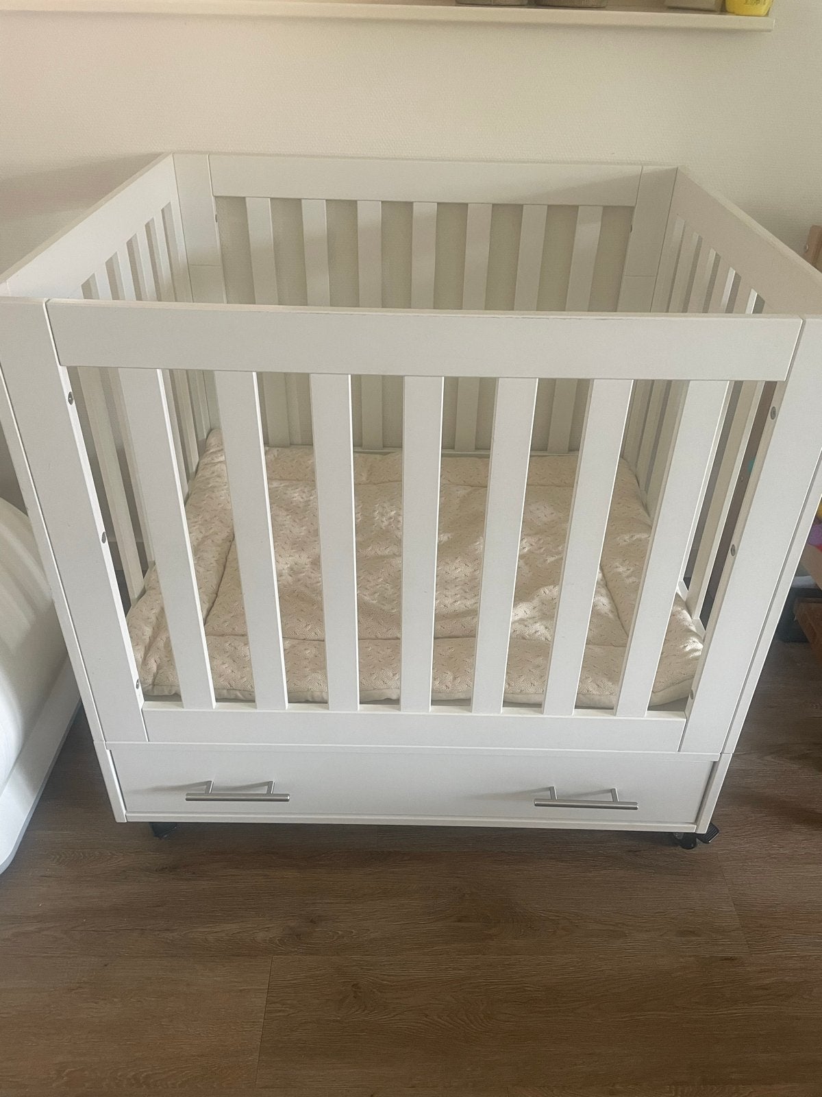 Witte box met lade en wieltjes, Kinderen en Baby's, Ophalen, Gebruikt, Vierkant, Lade
