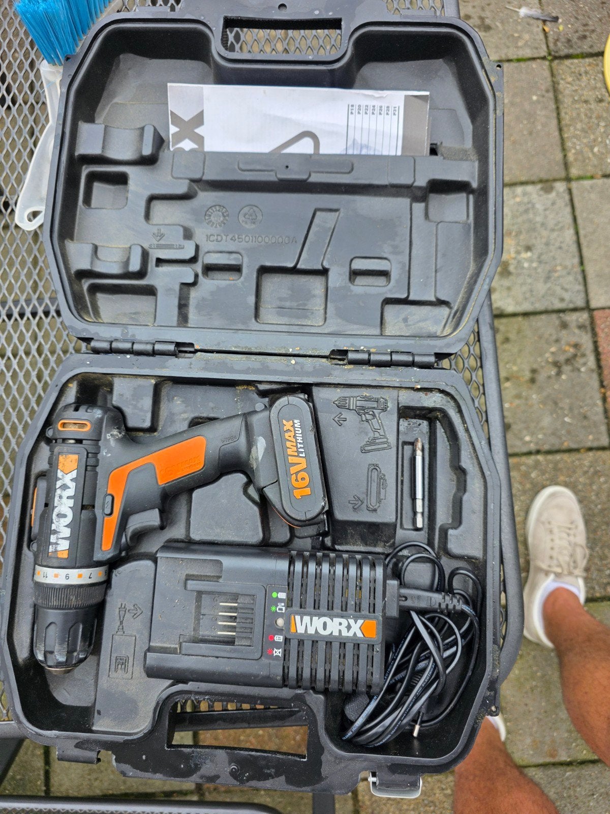 Worx accuboormachine 16V met lader en koffer, Gebruikt, Variabele snelheid, Ophalen of Verzenden, Boor- en Schroefmachine