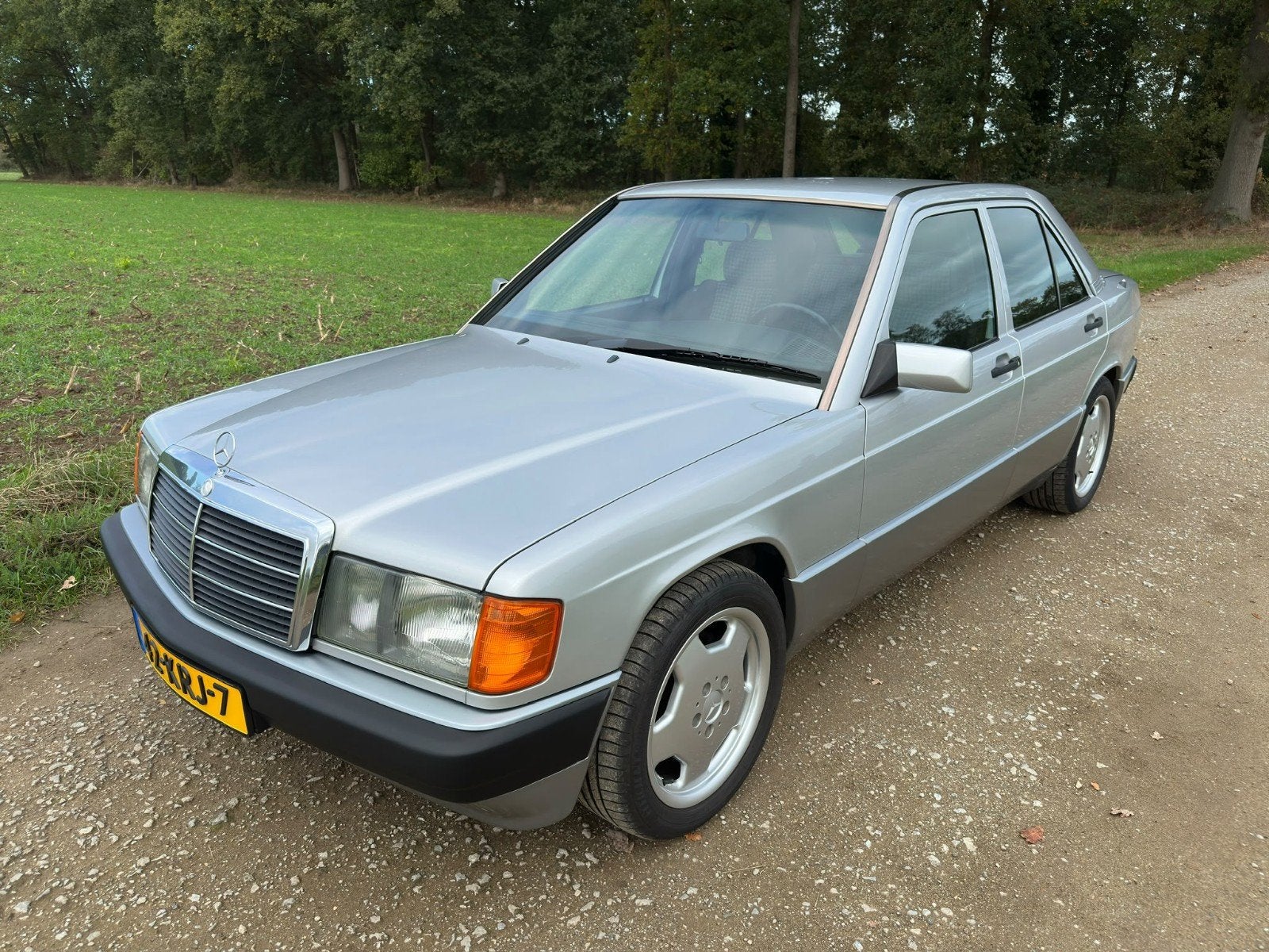 Mercedes-Benz 190-Serie 2.0 E K6 1991 Grijs, Auto's, Verwarmde buitenspiegels, 4 cilinders, 49 €/maand, Handgeschakeld