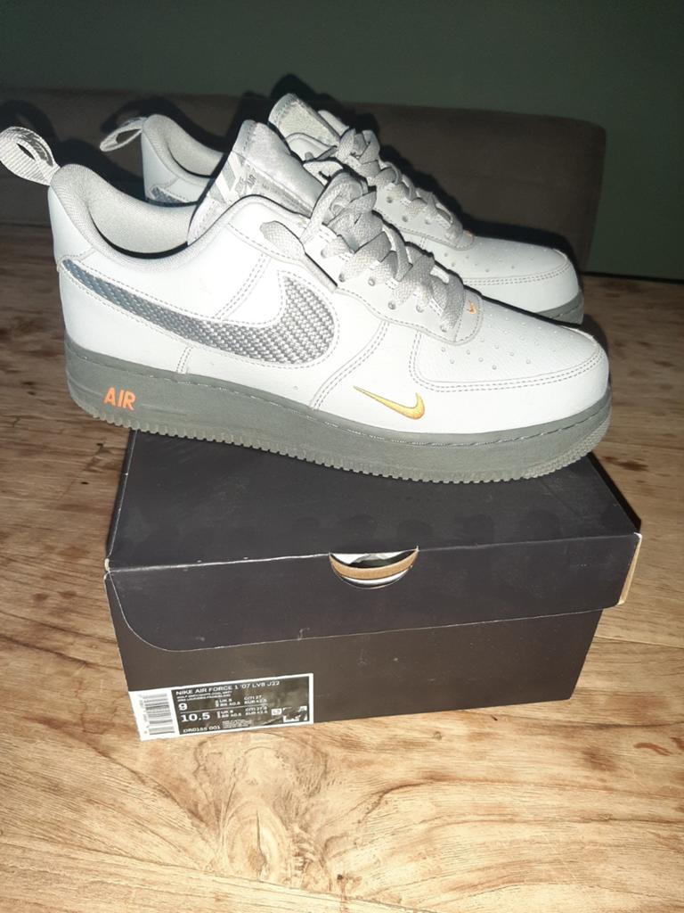 Nieuwstaat Nike air force 1 '07 LV8 J22 origineel, Kleding | Heren, Schoenen, Overige kleuren, Nike Air, Ophalen of Verzenden